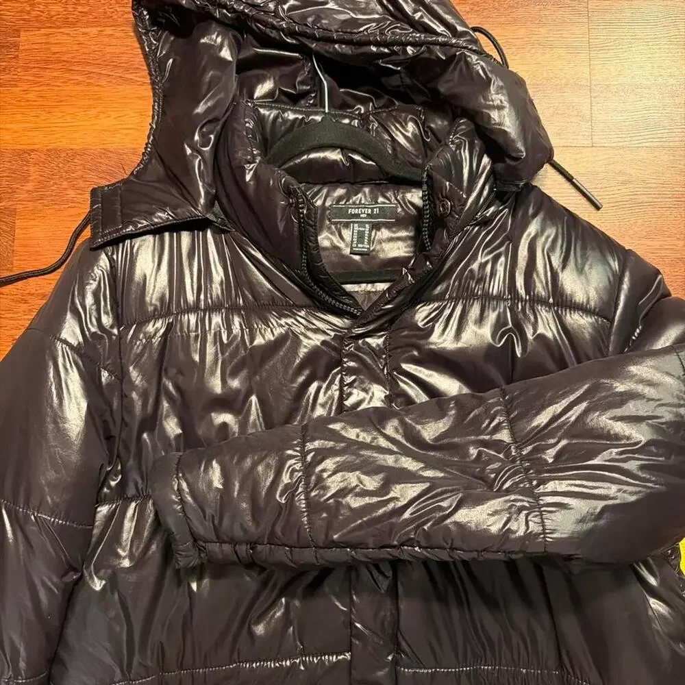 Forever 21 High-Shine Hooded Puffer Jacket Coat with hood XL